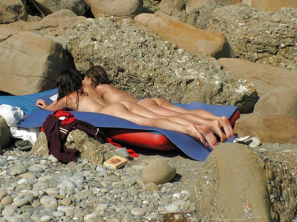 25P Naked Beach Fun