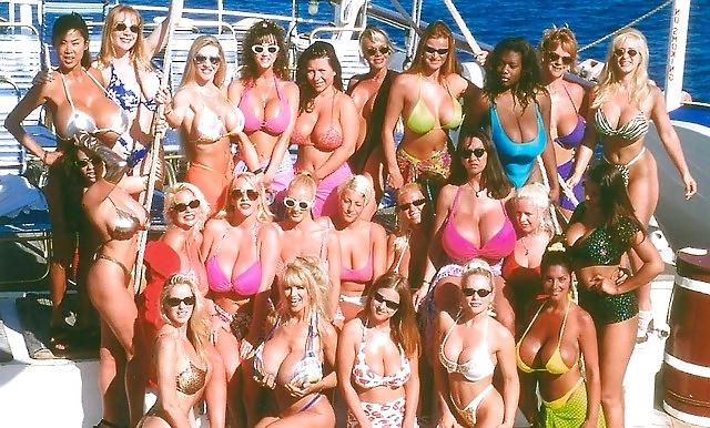 25P Beach Boobs Holiday