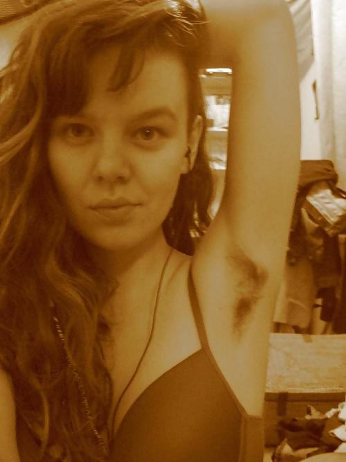 25P Hairy Woman 