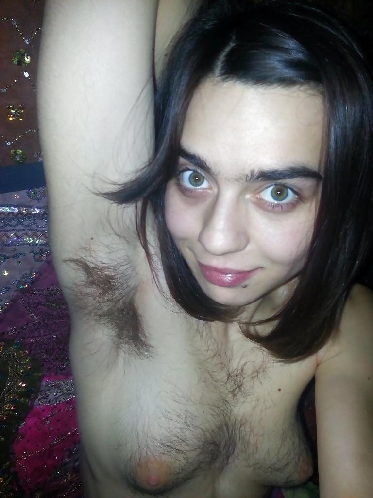 25P Hairy Woman 