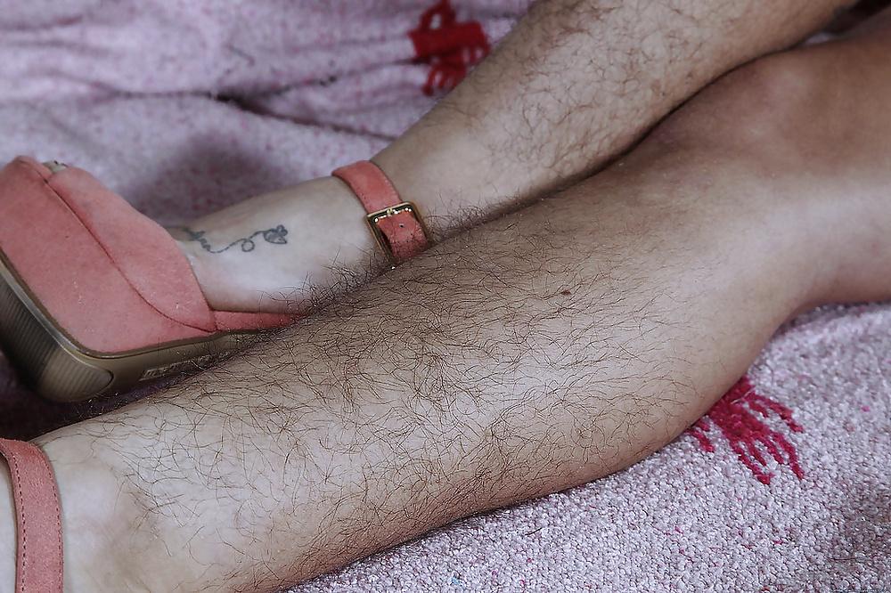 25P Hairy Woman 
