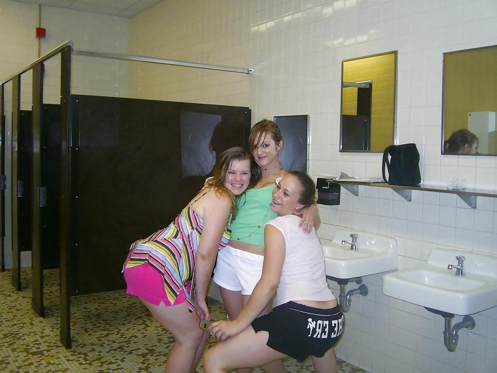 13P BRIT AND FRIENDS FROM SCHOOL