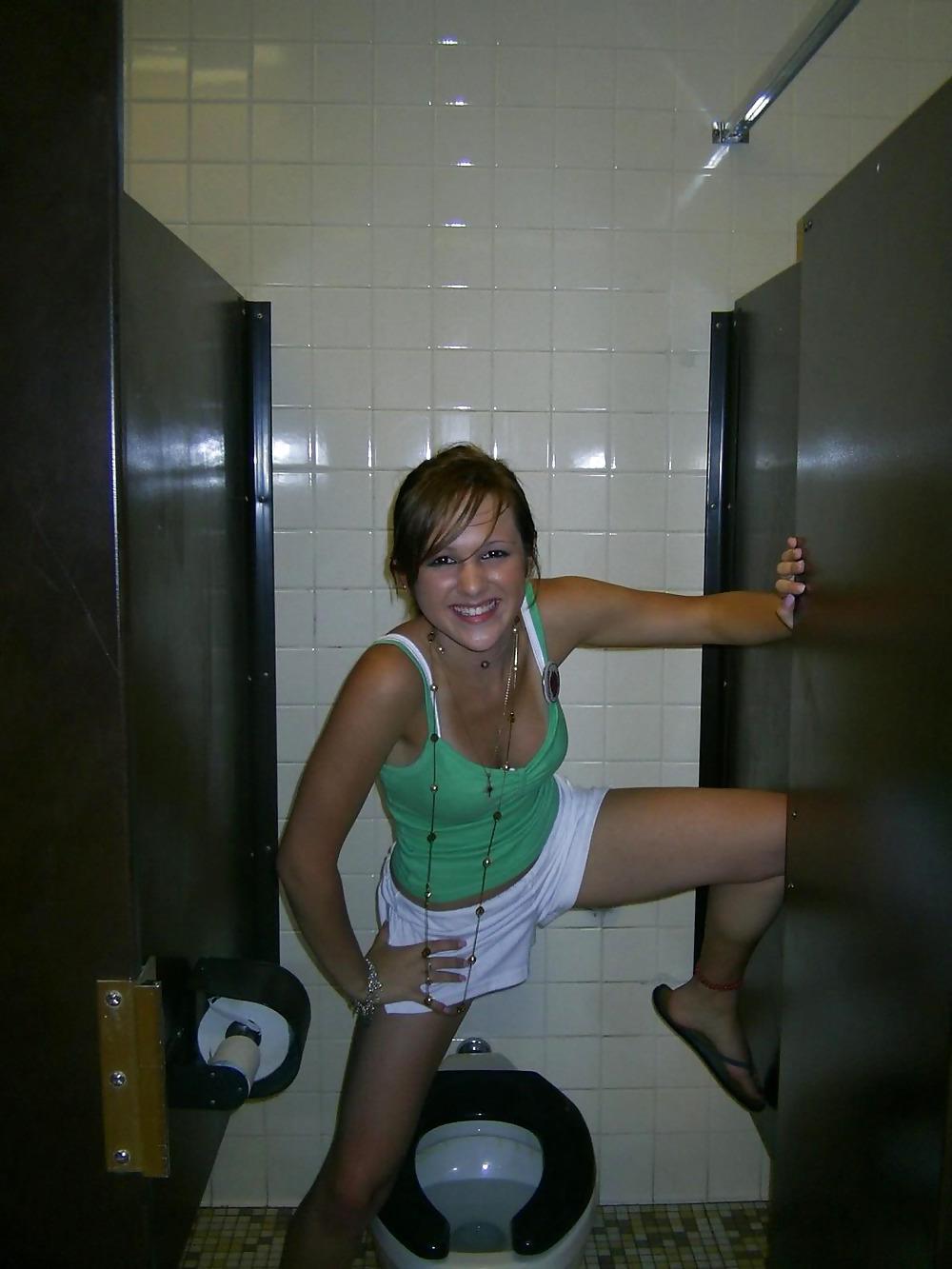 13P BRIT AND FRIENDS FROM SCHOOL