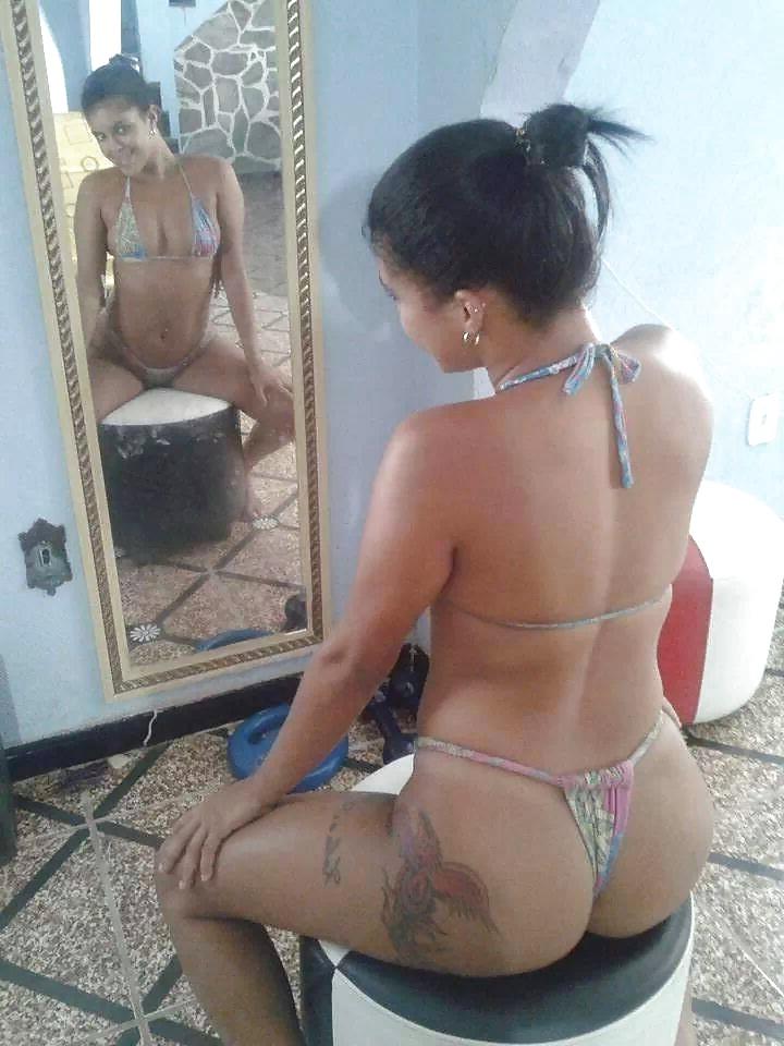 25P Brazil Favela Thick Brown Girls-  Fat Ass Beach Culos Latino