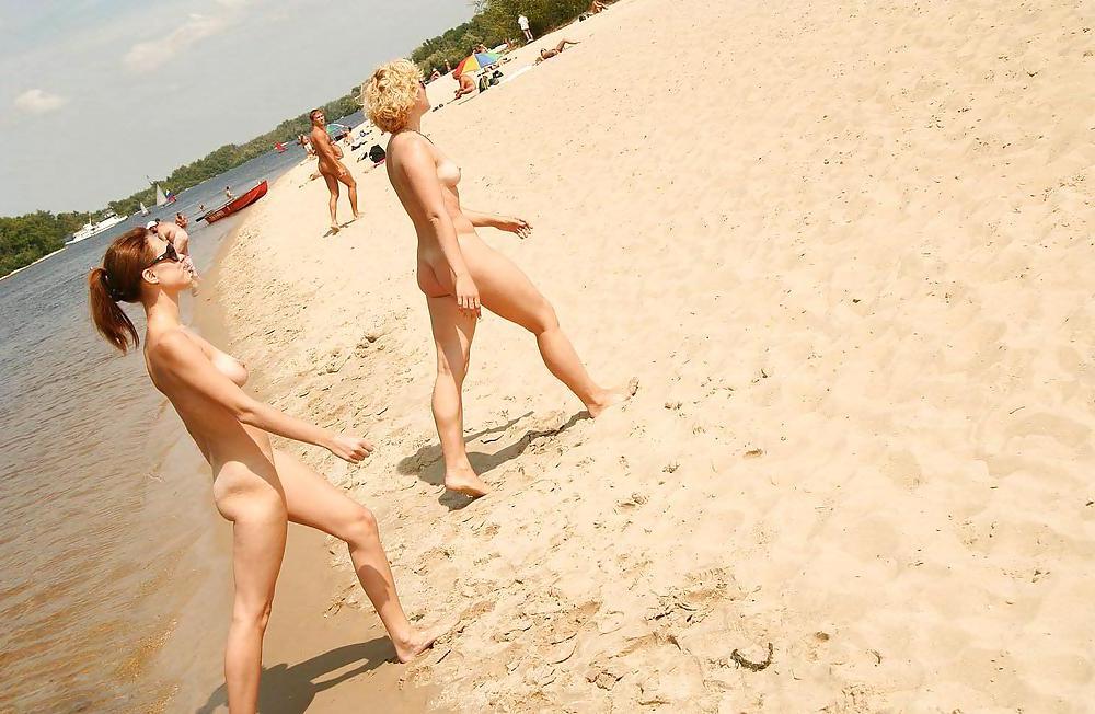 25P Naked Beach Fun