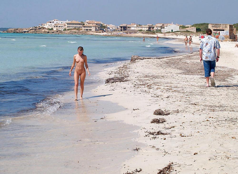 25P Naked Beach Fun