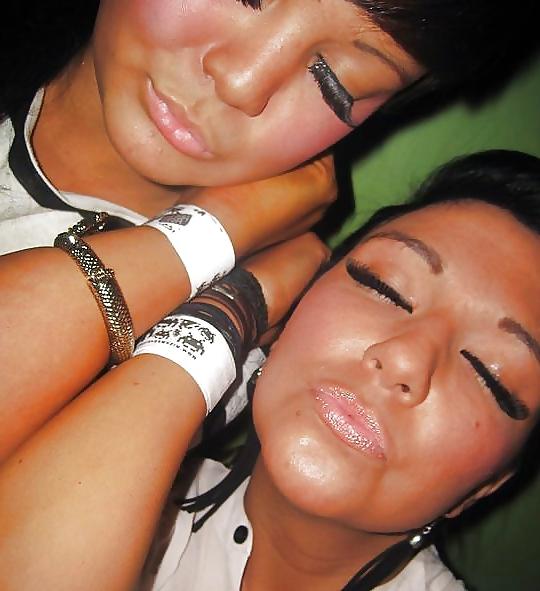 16P Teen in Nylons und High Heels