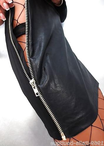 13P Tight Leather Skirt With Zipper