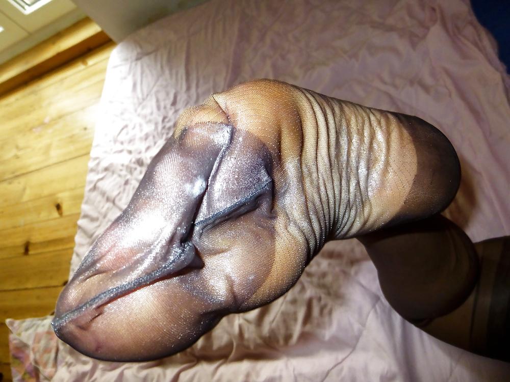 25P Cumsoaked Nylons by multiple cumshots