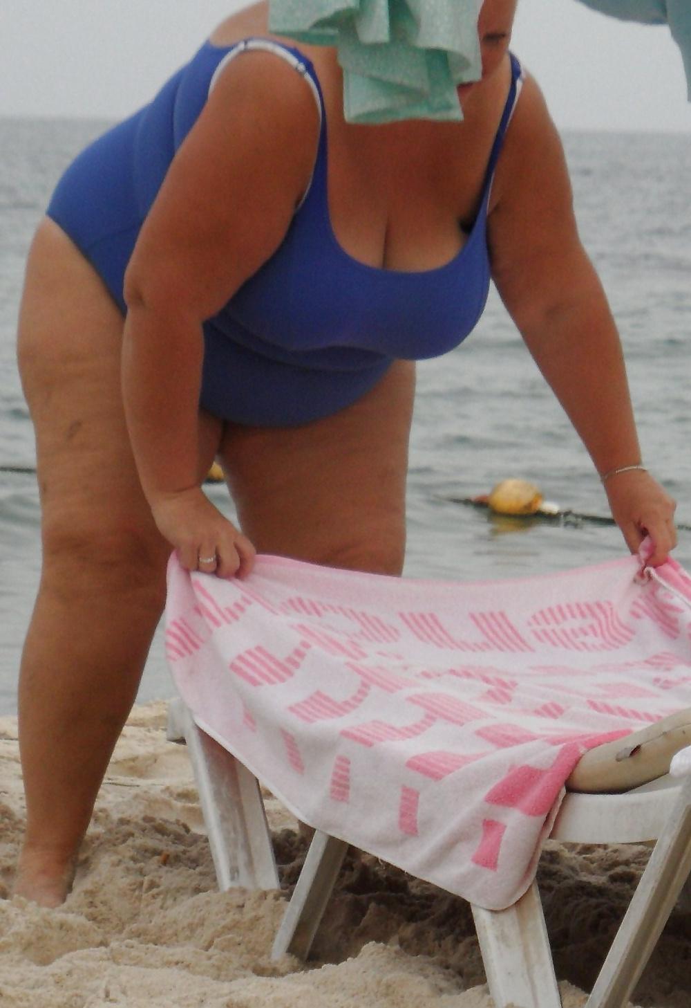 22P Voyeur pics beach holiday 2014