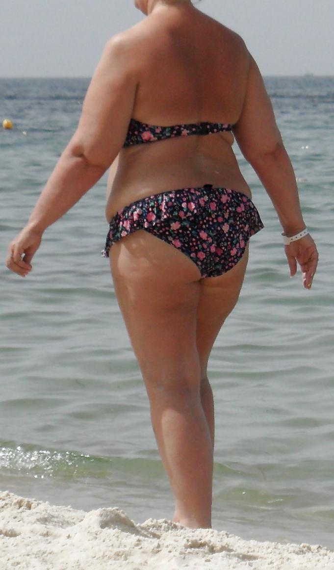 22P Voyeur pics beach holiday 2014
