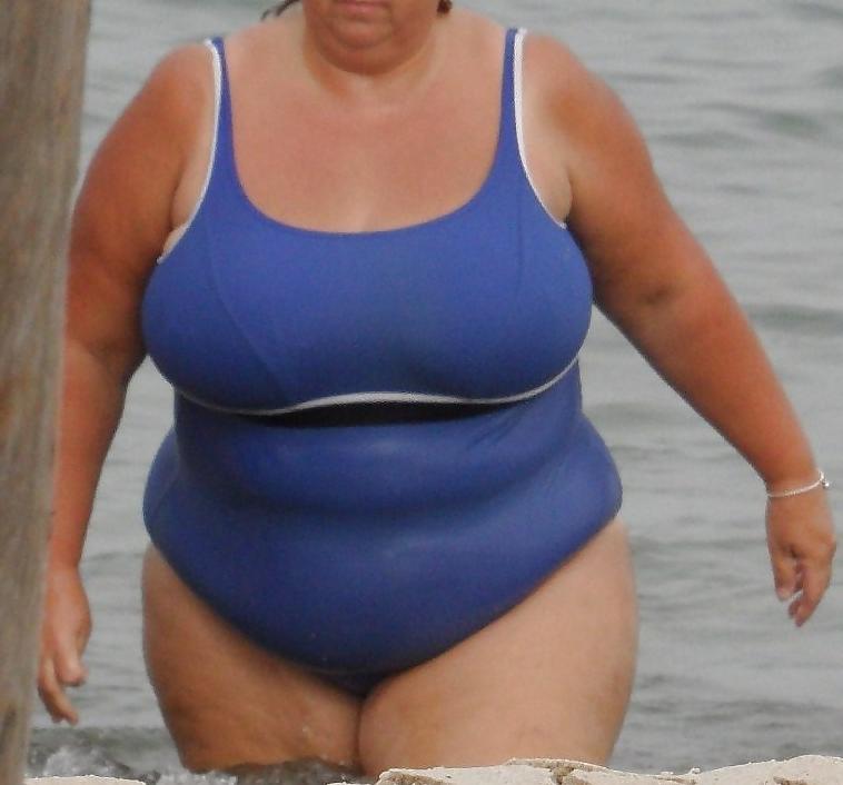 22P Voyeur pics beach holiday 2014