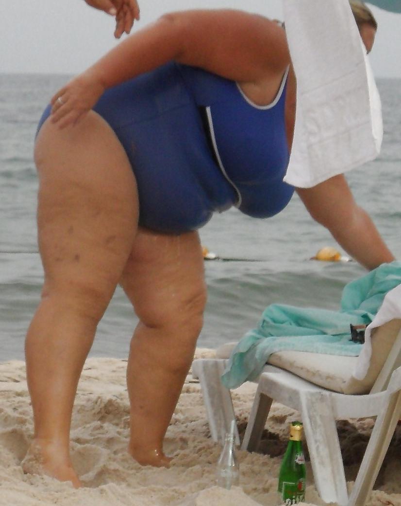 22P Voyeur pics beach holiday 2014