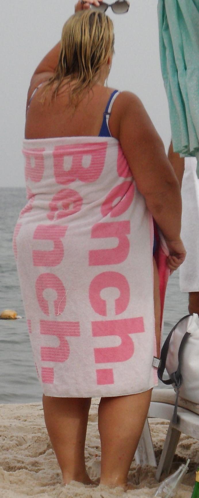 22P Voyeur pics beach holiday 2014