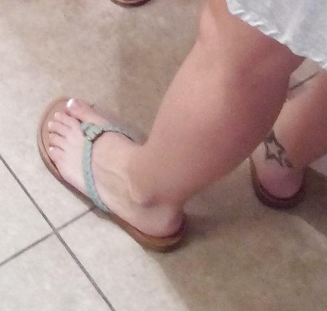 14P Feet i Worship