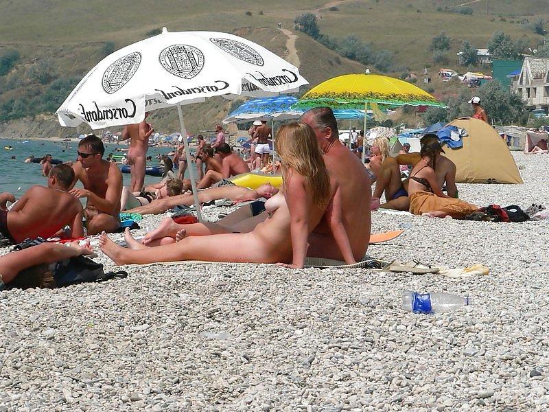 25P A good beach day