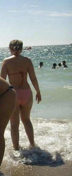 22P Spy summer beach mature romanian