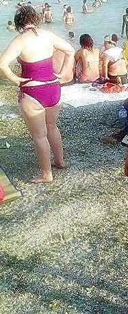 22P Spy summer beach mature romanian