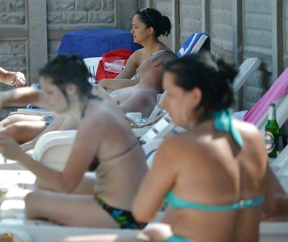 22P Spy summer beach mature romanian