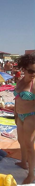 22P Spy summer beach mature romanian