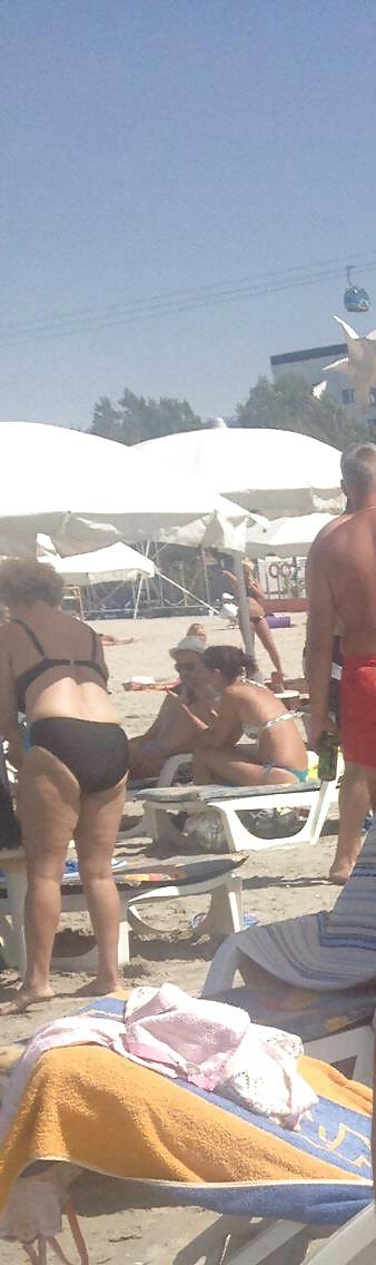 22P Spy summer beach mature romanian