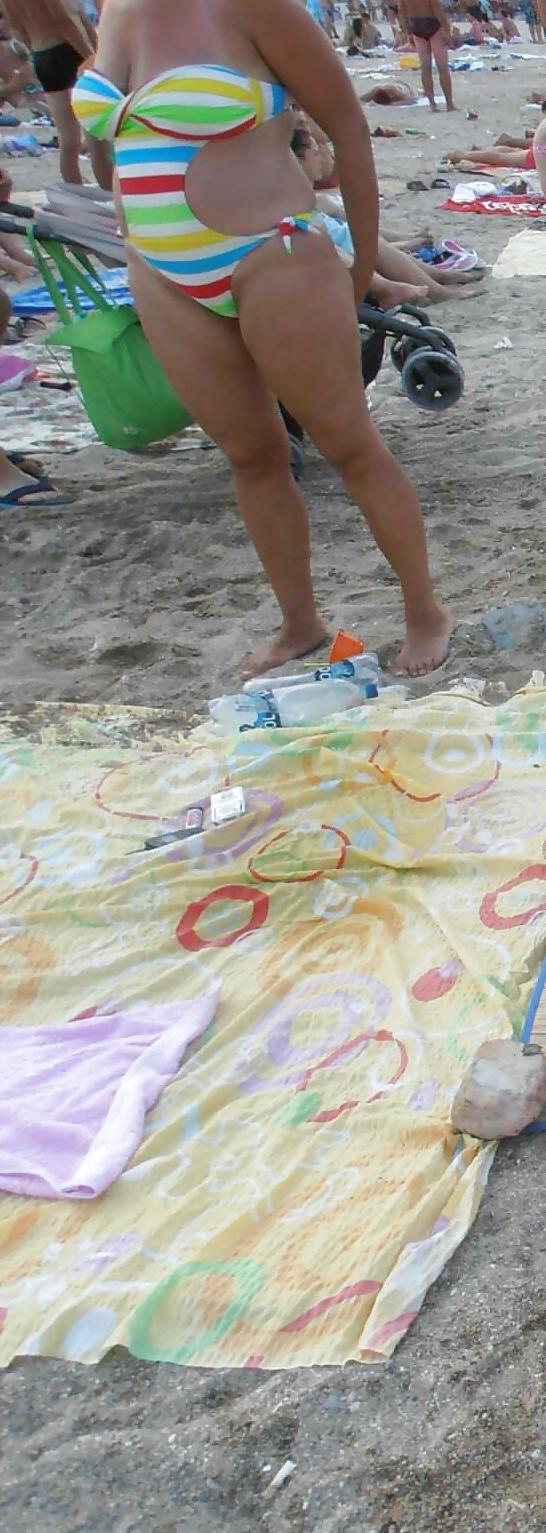 22P Spy summer beach mature romanian