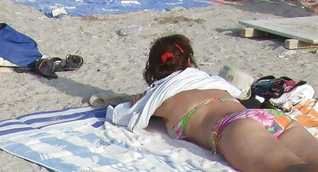 22P Spy summer beach mature romanian