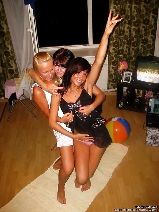 25P Upskirt, Flashing, candid images from girls and matures