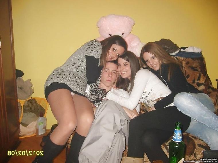 25P Upskirt, Flashing, candid images from girls and matures