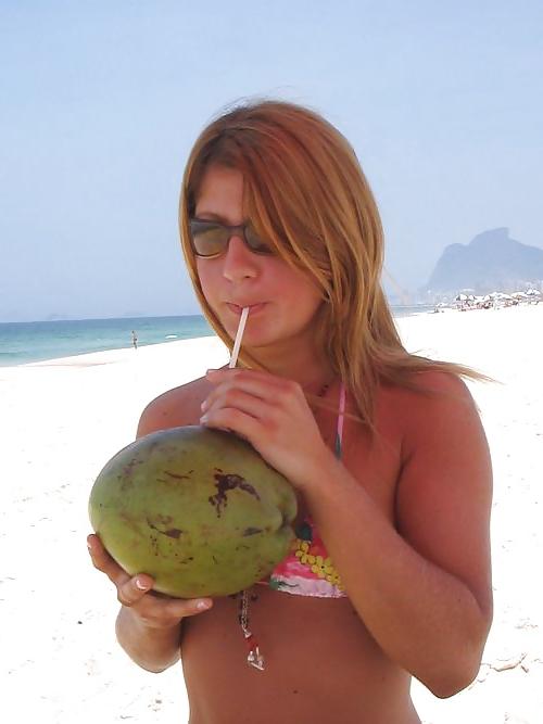 25P Amateur on the Beach