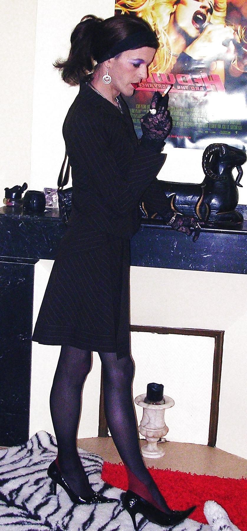 10P Horny secretary