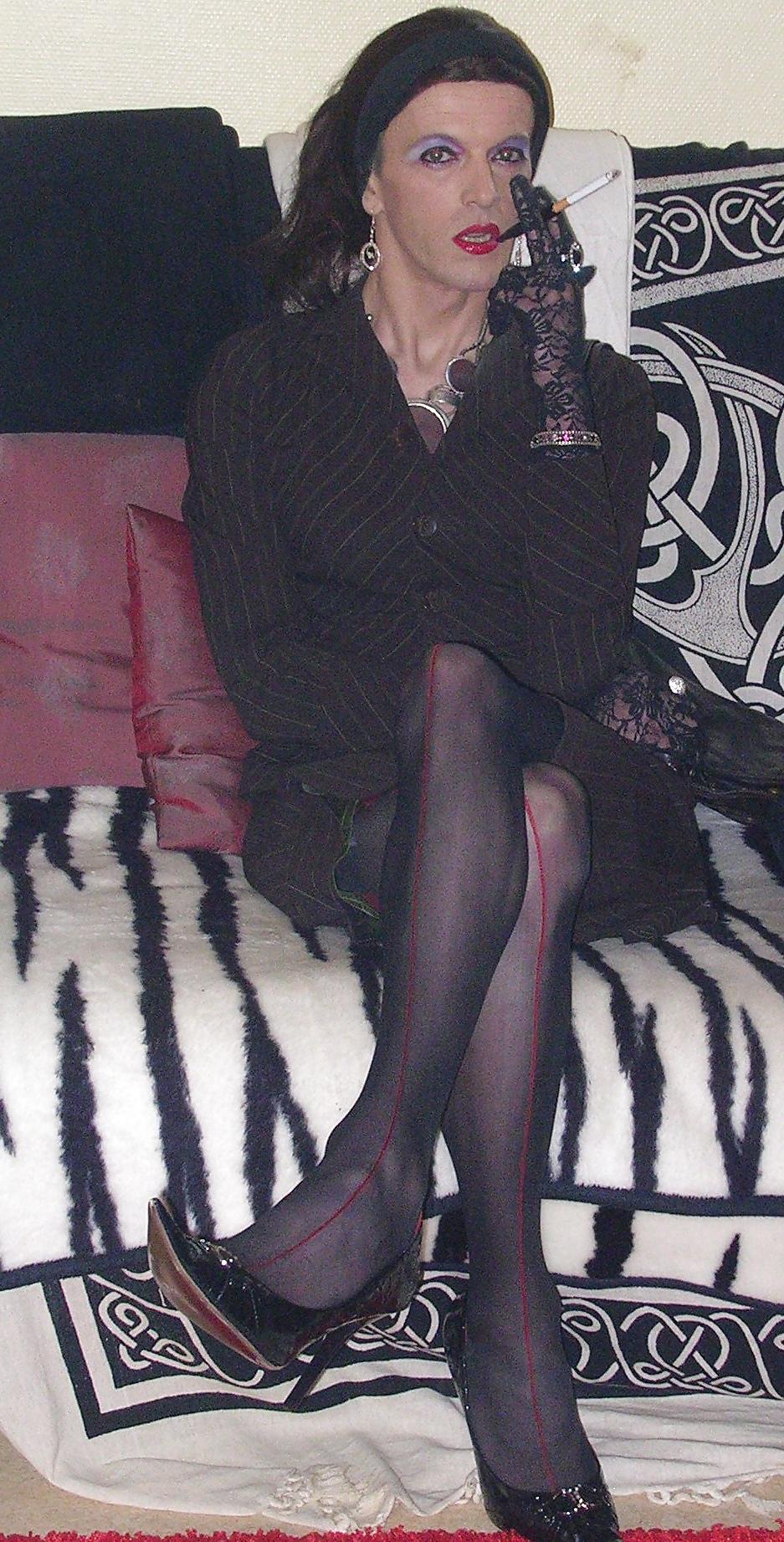 10P Horny secretary