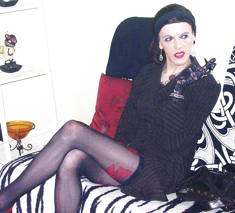 10P Horny secretary