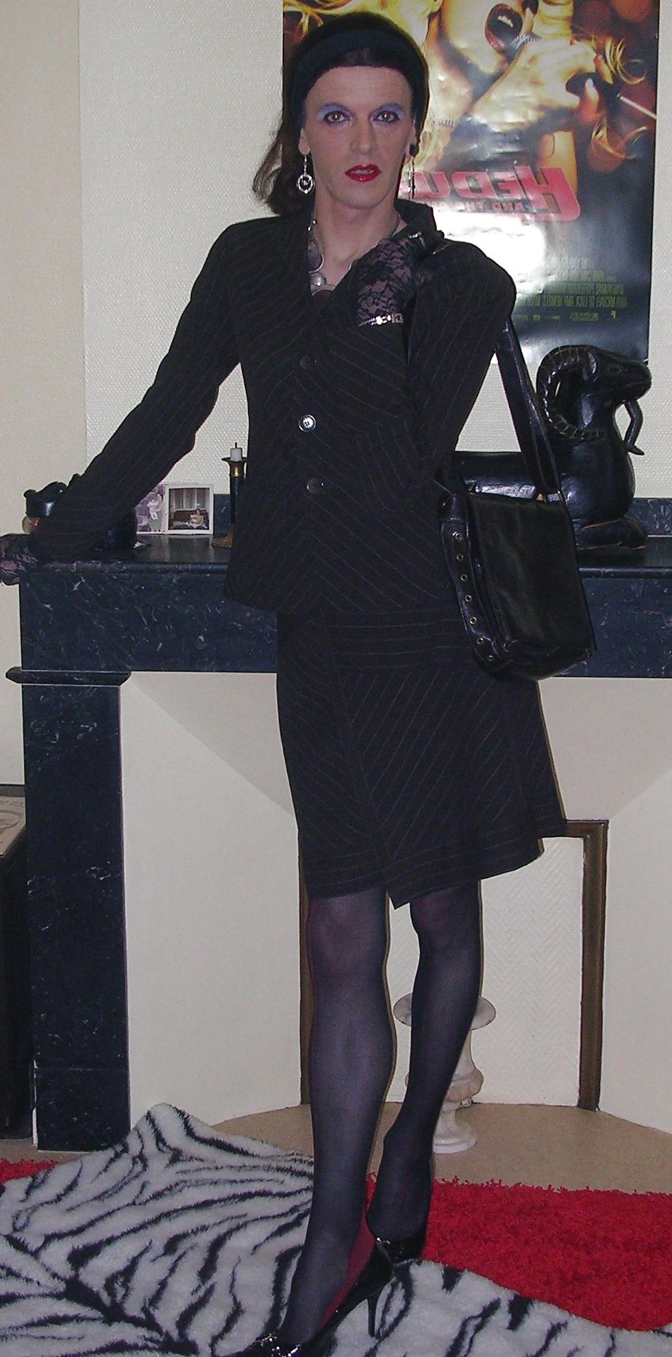 10P Horny secretary