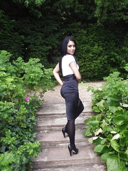 25P Mevish: Young Pakistani Milf -FOR COMMENTS