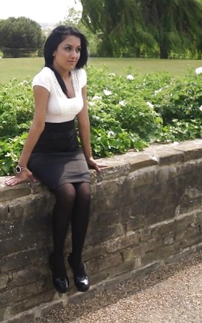 25P Mevish: Young Pakistani Milf -FOR COMMENTS