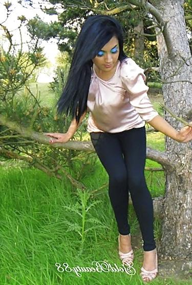 25P Mevish: Young Pakistani Milf -FOR COMMENTS