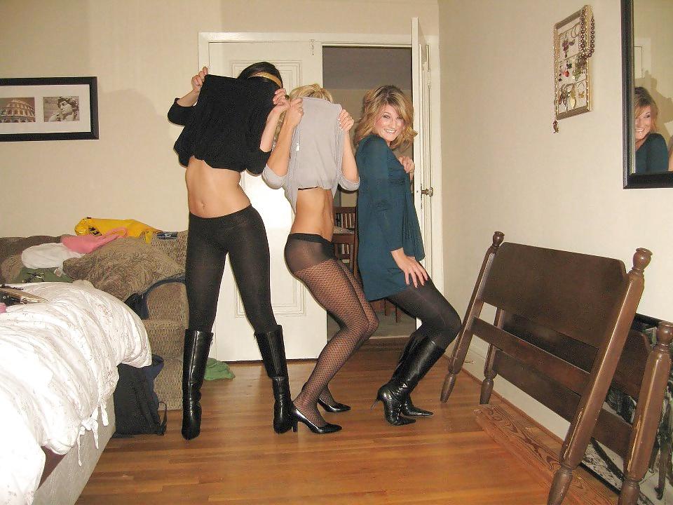 25P Nylon upskirt 36