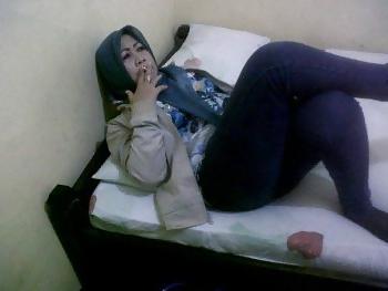 7P Indonesia- tante jilbab horny