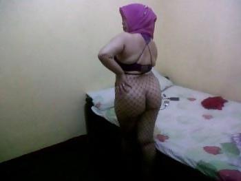 7P Indonesia- tante jilbab horny