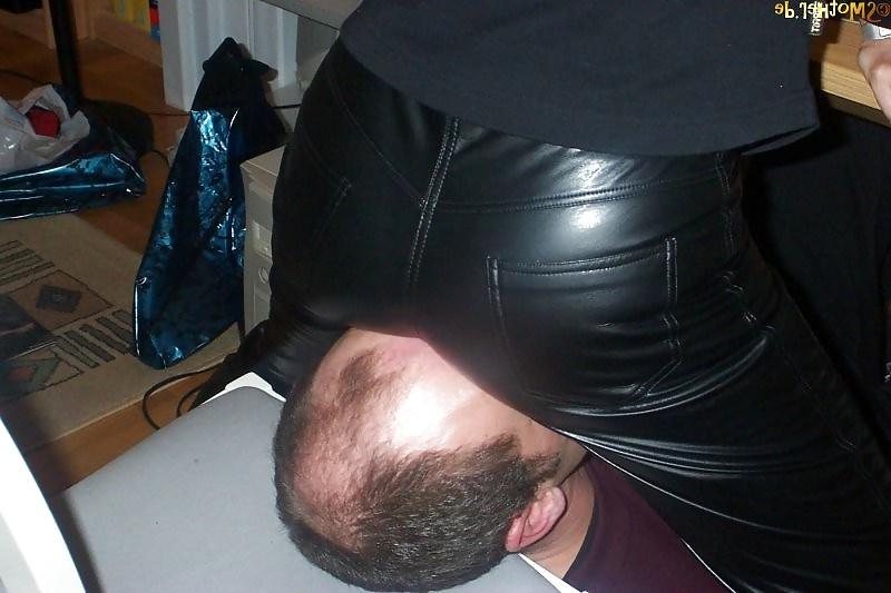 20P Random leather fetish pics