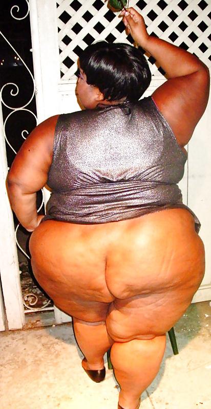 25P Super cute big black beautiful woman