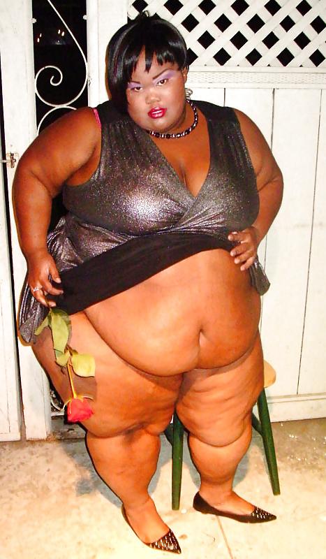 25P Super cute big black beautiful woman