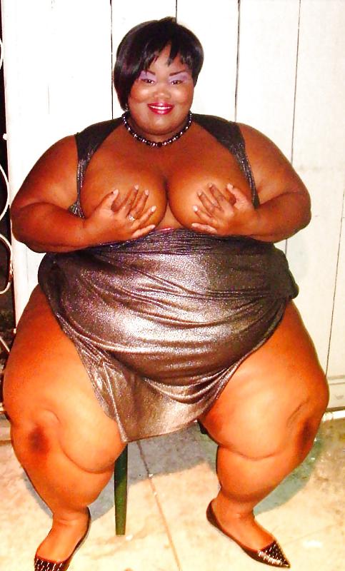 25P Super cute big black beautiful woman
