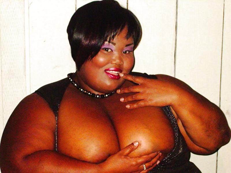 25P Super cute big black beautiful woman
