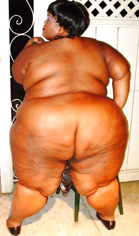 25P Super cute big black beautiful woman