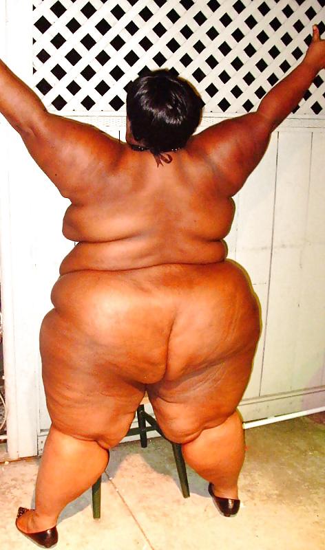 25P Super cute big black beautiful woman