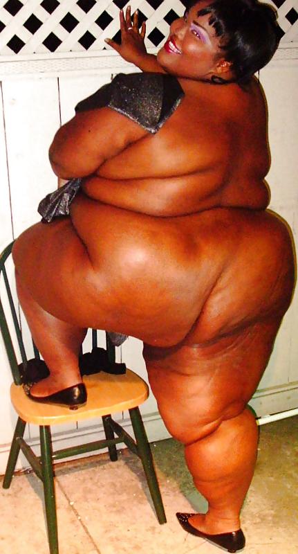 25P Super cute big black beautiful woman