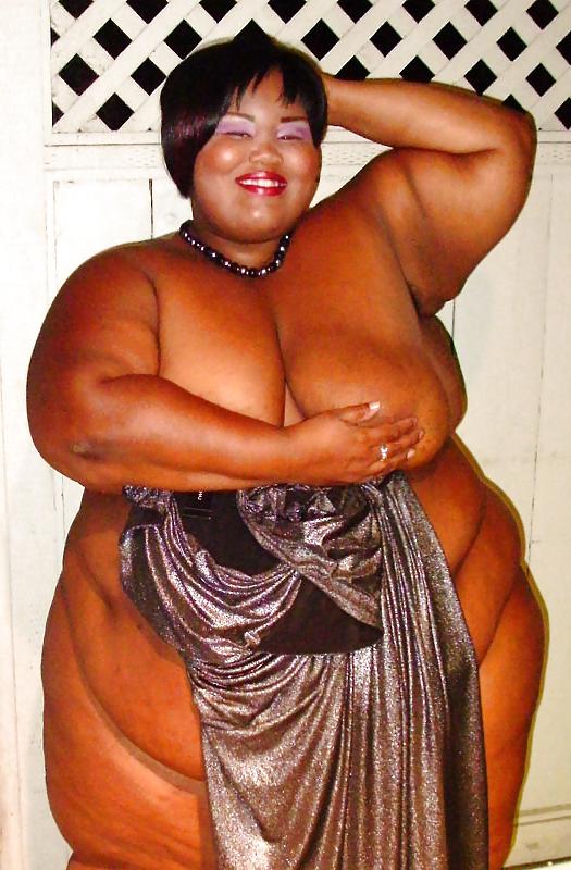 25P Super cute big black beautiful woman