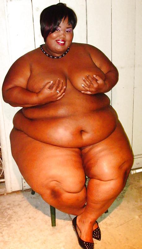 25P Super cute big black beautiful woman
